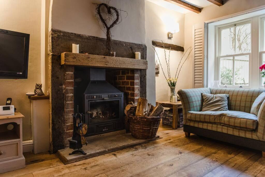 1800 Period Grade 2 Listed Holiday home