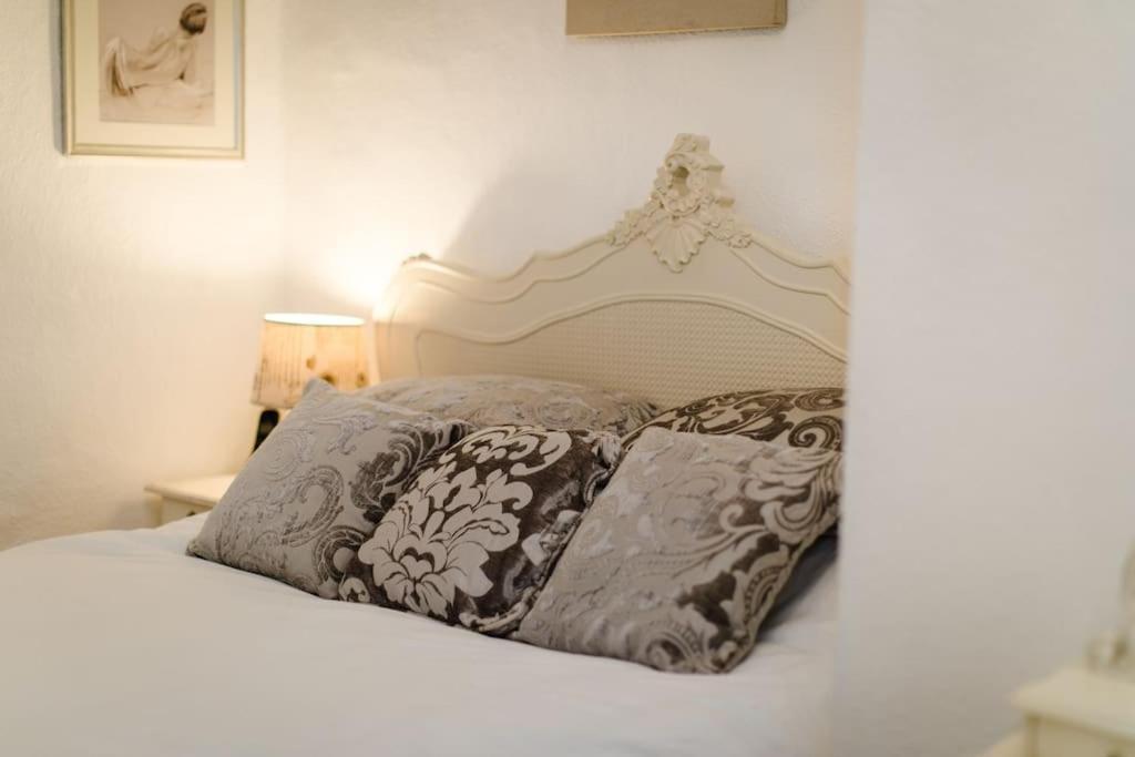 1800 Period Grade 2 Listed