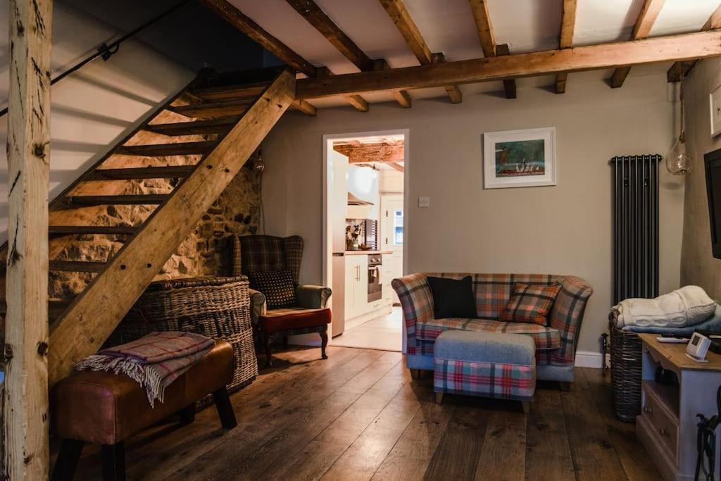 1800 Period Grade 2 Listed Addingham