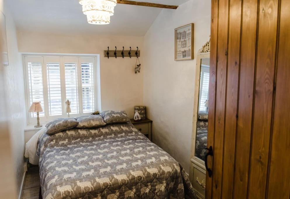 1800 Period Grade 2 Listed * Addingham