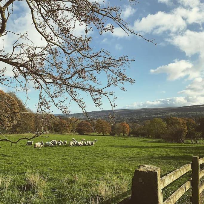 Holiday home 1800 Period Grade 2 Listed Addingham
