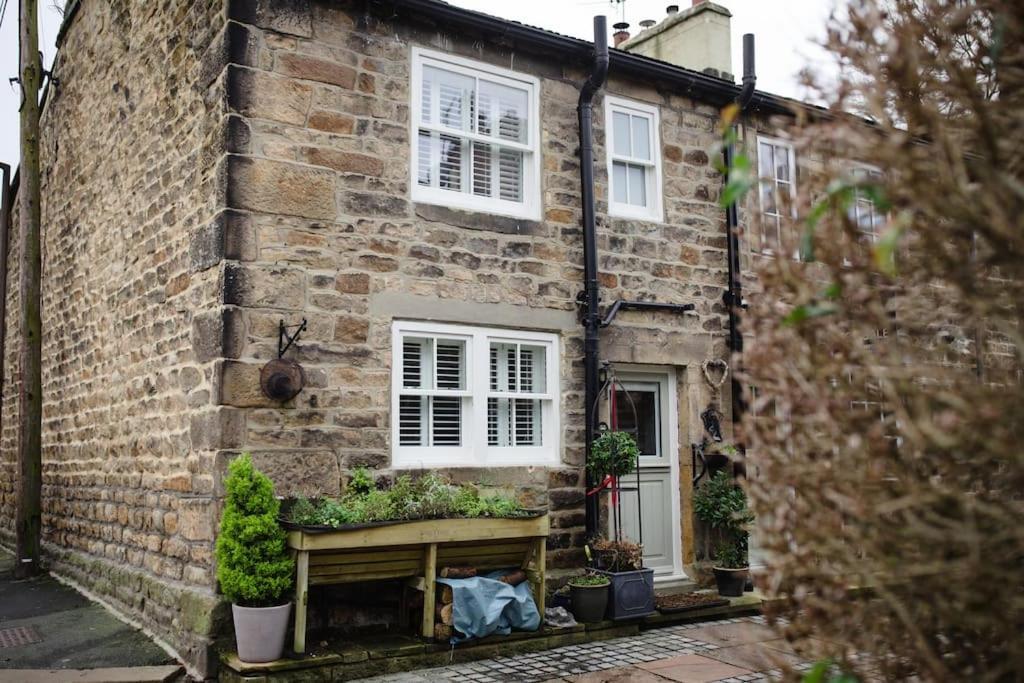 1800 Period Grade 2 Listed * Addingham